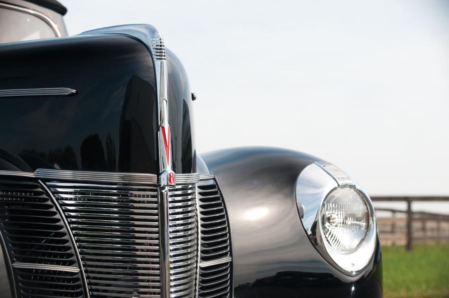  Ford DeLuxe Custom Convertible Coupe 1940 года  (фото 13 из 48)